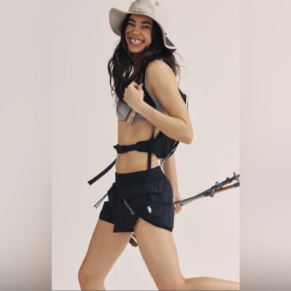 NWT Free People Movement L Above and Beyond Shorts in Black Cargo Utility New - Picture 3 of 8